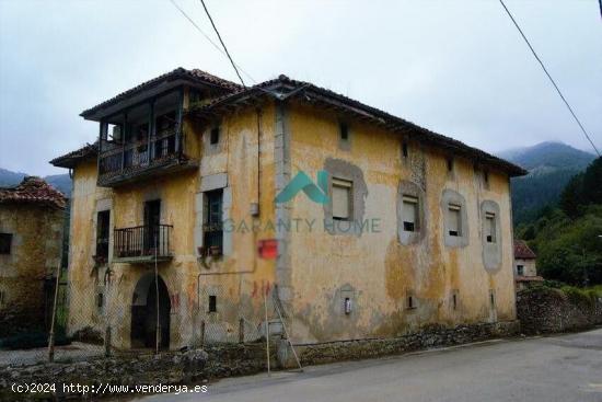 Se vende casa de pueblo con terreno - CANTABRIA