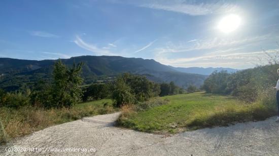 Parcela con edificación para reconstruir y zona para jardín y huerto - HUESCA