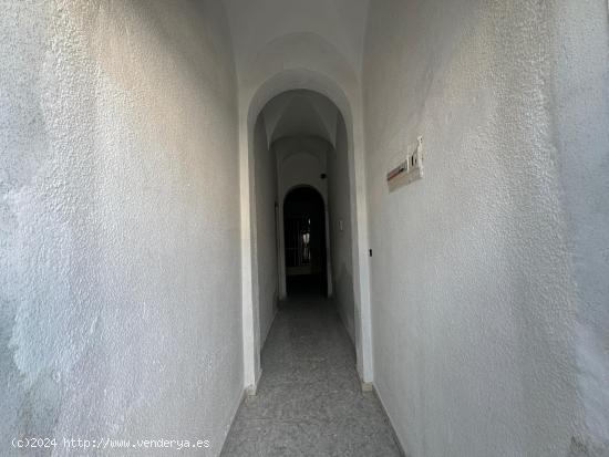 CASABANCO  VENDE CASA  DE TRES DORMITORIOS EN BADAJOZ. - BADAJOZ