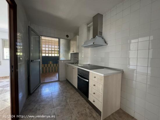 CASABANCO VENDE PISO DE TRES DORMITORIOS EN ALMENDRALEJO. - BADAJOZ