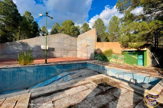 CHALET EN VENTA - CUENCA