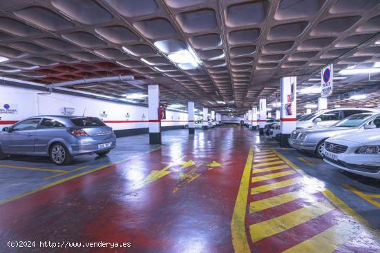  SE VENDE PLAZA DEL GARAJE EN CENTRO DE TORREVIJA ( PLAZA MIGUEL HERNÁNDEZ) EL TEATRO - ALICANTE 