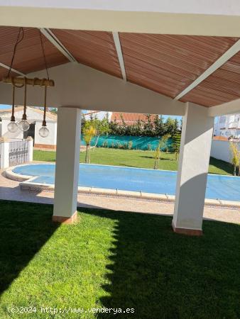 Chalet segregado, hipotecable, con agua de red - CADIZ