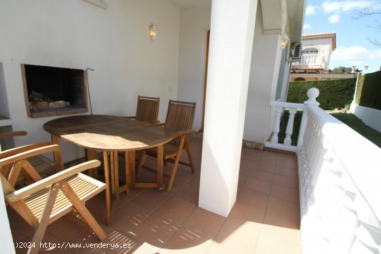 Unifamiliar adosada en venta  en Mont-roig del Camp - Tarragona