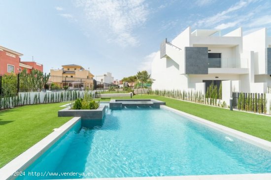  Casa-Chalet en Venta en Torrevieja Alicante 