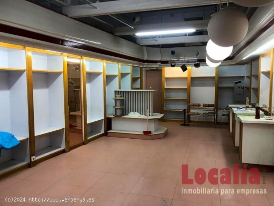 Local comercial-almacén en Torrelavega, Cantabria