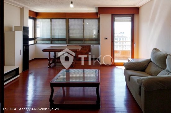 Casa en venta de 586 m² Calle Algaria, 32002 Ourense