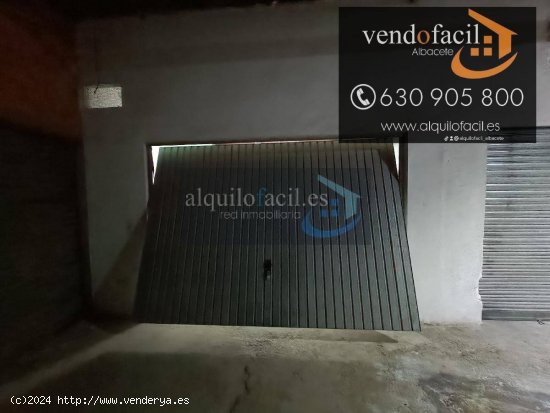 SE VENDE GARAJE CERRADO  EN JUAN DE AUSTRIA DE 18 METROS POR 35000€