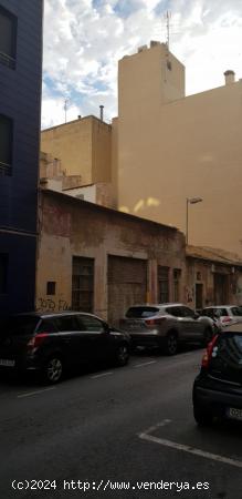 EDIFICIO A DOS CALLES PARA EDIFICAR BAJO MAS 4 ALTURAS - ALICANTE