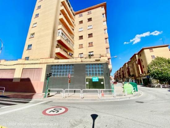 Se alquila local comercial en chaflán de la Milagrosa - NAVARRA