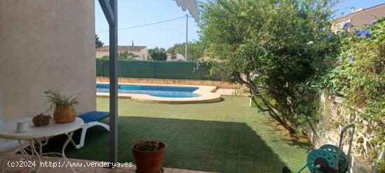  SE VENDE CHALET DE 4 DORMITORIOS EN LA NUCIA BARRANCO HONDO - ALICANTE 