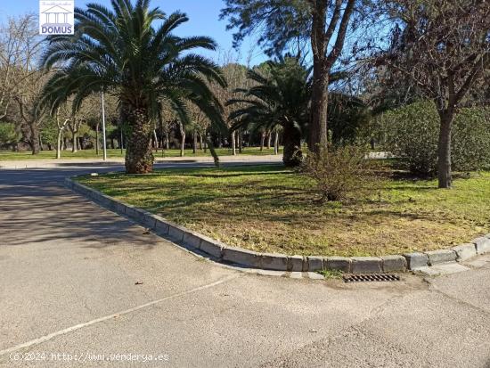 Casa en la barriada de San Antonio sin posesión - BADAJOZ