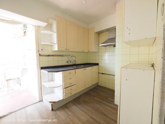 SE VENDE PISO EN TERRASSA, ZONA CAN BOADA - BARCELONA