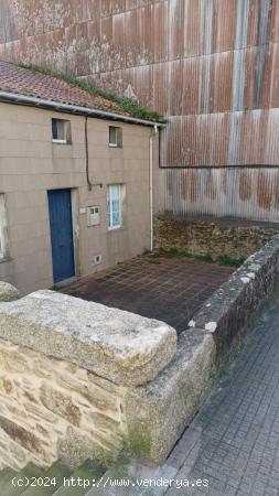 CASA CON JARDIN EN SANTIAGO - A CORUÑA