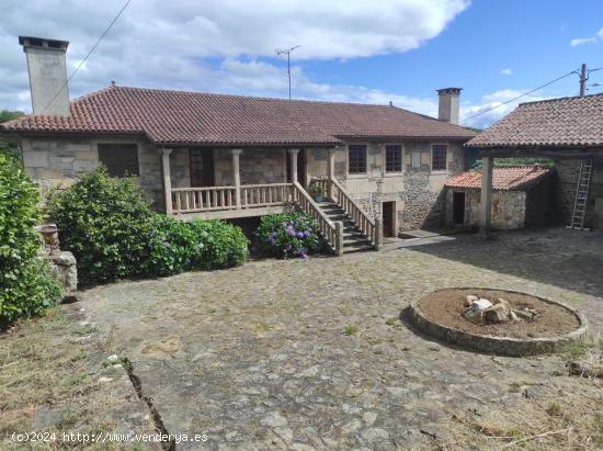 CASA DE PIEDRA CON FINCA EN LALIN - PONTEVEDRA