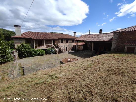 CASA DE PIEDRA CON FINCA EN LALIN - PONTEVEDRA