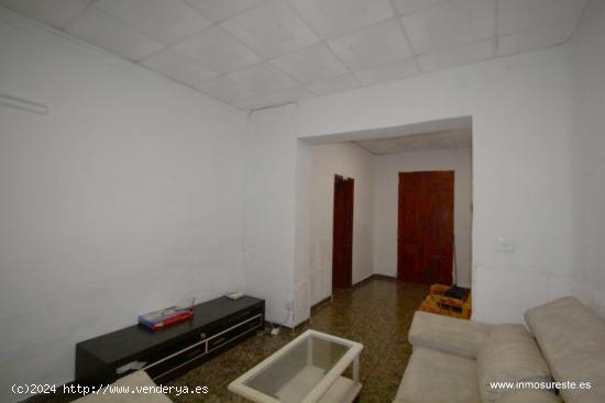 ¡¡¡GRAN BAJADA DE PRECIO!!! Casa a escasos minutos de Orihuela con gran patio trasero abierto - A