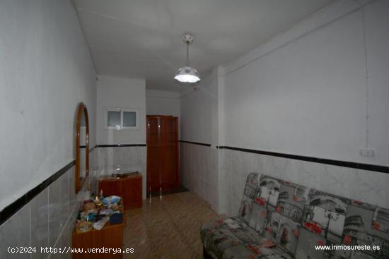 ¡¡¡GRAN BAJADA DE PRECIO!!! Casa a escasos minutos de Orihuela con gran patio trasero abierto - A