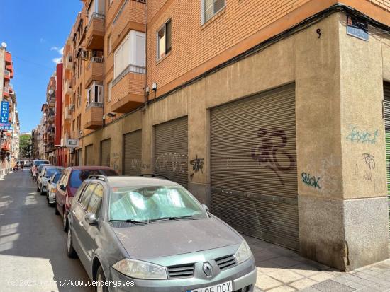 LOCAL COMERCIAL 363M2 CON PLAZA DE GARAJE JUNTO A RENFE - MURCIA