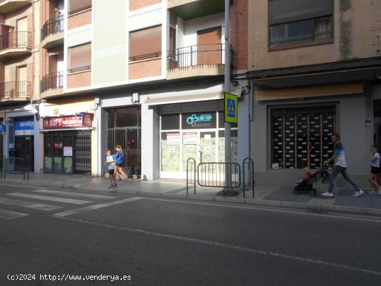 Vendo o Alquilo local en Avenida Navarra, Tarazona - ZARAGOZA