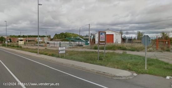  Se vende terreno de 5.000 m2 con nave de 200 m2 - ZARAGOZA 