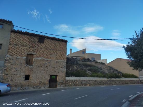 Almacén de tres plantas con terreno en Cabretón! La Rioja - LA RIOJA