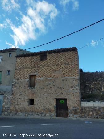 Almacén de tres plantas con terreno en Cabretón! La Rioja - LA RIOJA