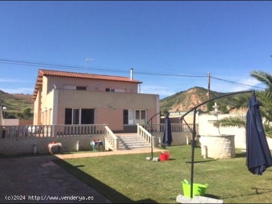  Precioso chalet en venta de lujo con jardín y piscina en Recajo( La Rioja) - LA RIOJA 