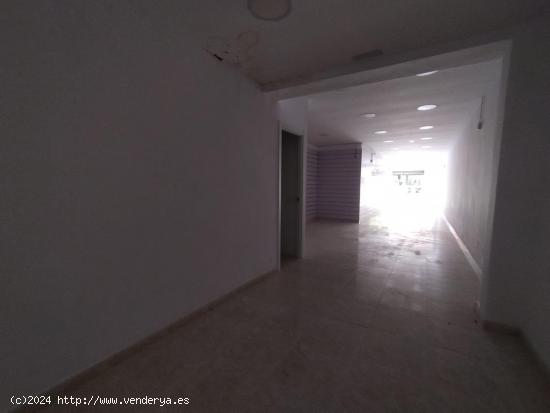 Local comercial de 75 m2 en Horta, calle TAJO - BARCELONA