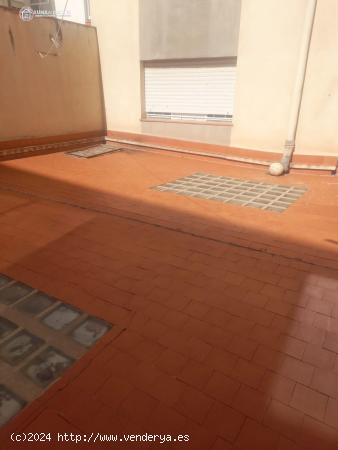 API LUNA INMOBILIARIA VENDE PISO CON PATIO GRANDE - ALBACETE