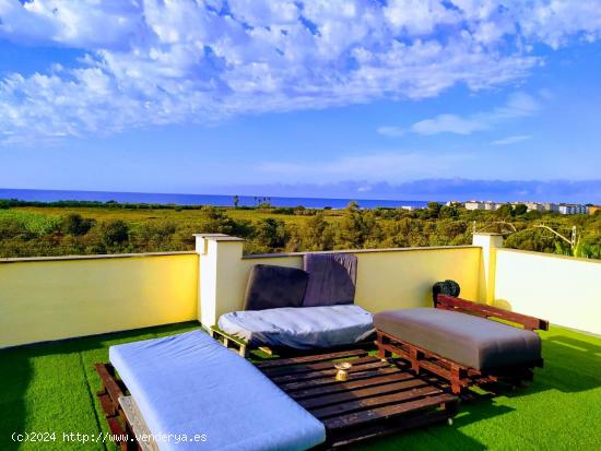 Casa independiente con vistas al mar y gran terraza panorámica. - TARRAGONA