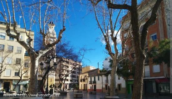 Se Alquila en Valencia - VALENCIA