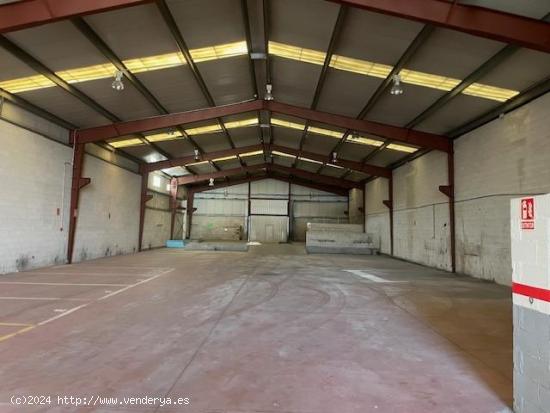 EN ALQUILER NAVE INDUSTRIAL DE 950M2 - ORENSE