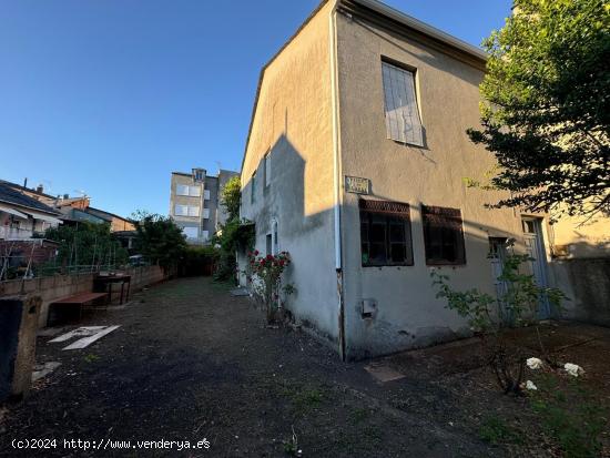 SE VENDE CASA EN EL CENTRO DE CACABELOS PARA REFORMAR - LEON