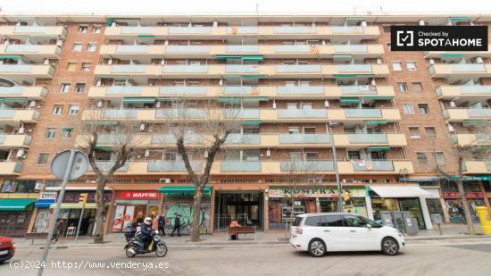 Apartamento de 3 dormitorios en alquiler en Sants - BARCELONA