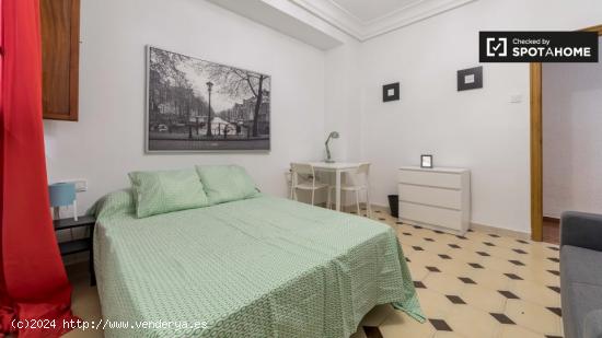 Acogedora habitación con cama doble en alquiler en Quatre Carreres - VALENCIA