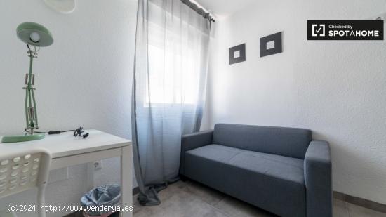 Cómoda habitación en alquiler, apartamento de 4 dormitorios Rascanya - VALENCIA