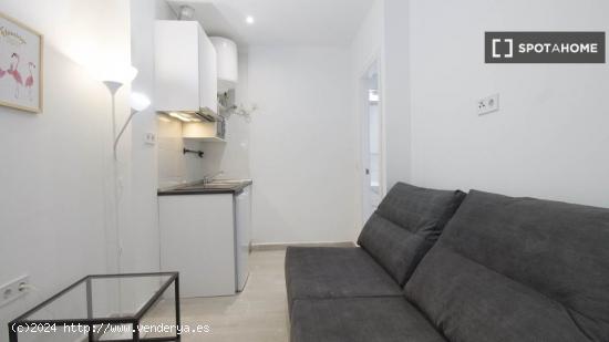 Recientemente renovado apartamento de 1 dormitorio en alquiler en Usera - MADRID