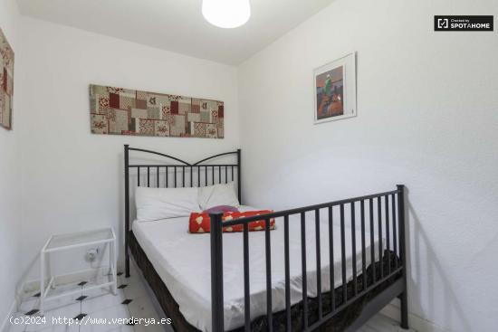  Se alquila habitación en elegante apartamento de 4 dormitorios en Chueca - MADRID 