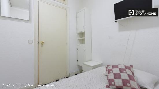 Se alquila habitación en elegante apartamento de 4 dormitorios en Chueca - MADRID