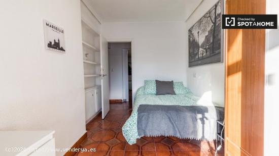 Elegante habitación en alquiler en apartamento de 5 dormitorios, Benimaclet - VALENCIA