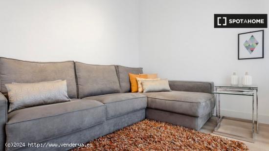 Exclusivo apartamento de 2 dormitorios con diseño moderno, en alquiler en Almagro - MADRID