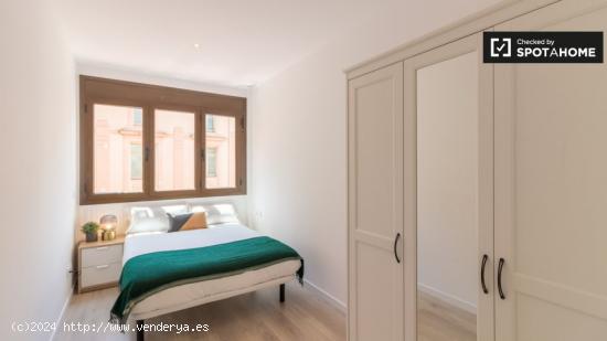 Apartamento de 3 dormitorios en alquiler en El Raval - BARCELONA