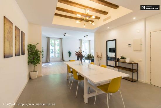  Apartamento de 3 dormitorios en alquiler en El Barri Gotic - BARCELONA 