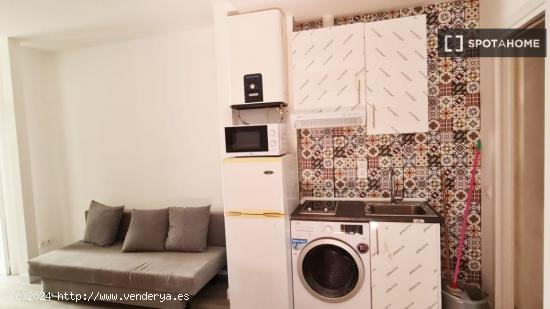 Apartamento de 2 dormitorios en alquiler en Madrid - MADRID