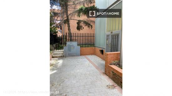 Apartamento de 2 dormitorios en alquiler en Madrid - MADRID