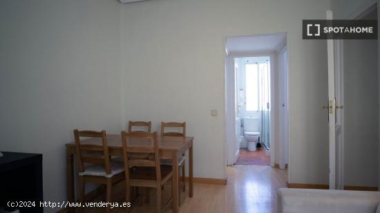 Apartamento de 2 dormitorios en alquiler en Trafalgar - MADRID