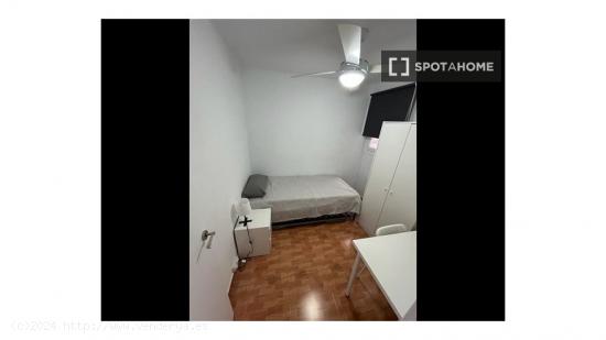 Se alquila habitación en piso de 3 dormitorios en valencia. - VALENCIA