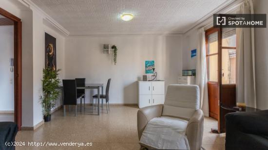 Se alquilan habitaciones para mujeres en piso compartido de 2 habitaciones en Almàssera - VALENCIA