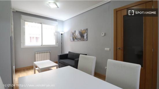 Se alquila apartamento de 1 dormitorio en Valdeacederas - MADRID